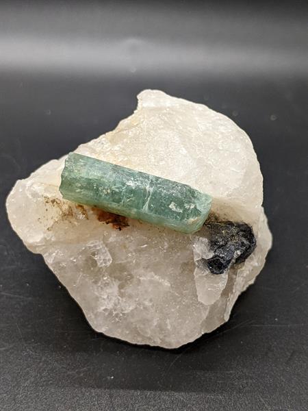 Beryl var. Aquamarine / Quartz