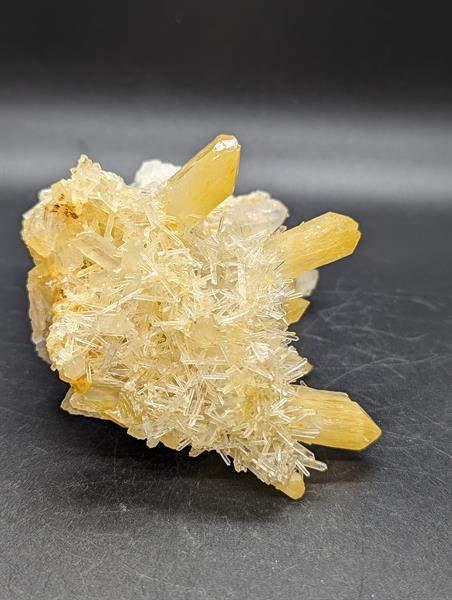 Quartz var. Mango / Halloysite