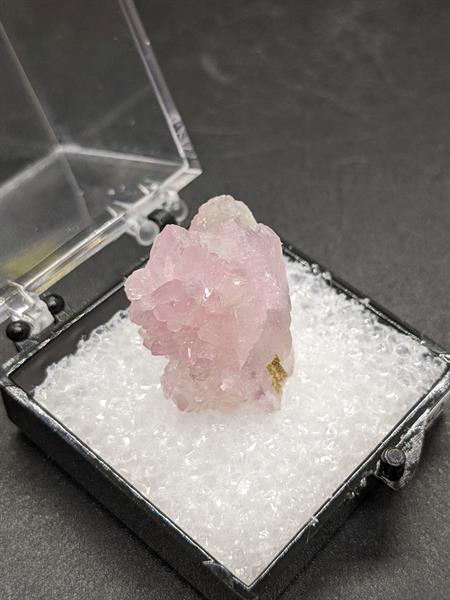 Quartz var. Rose