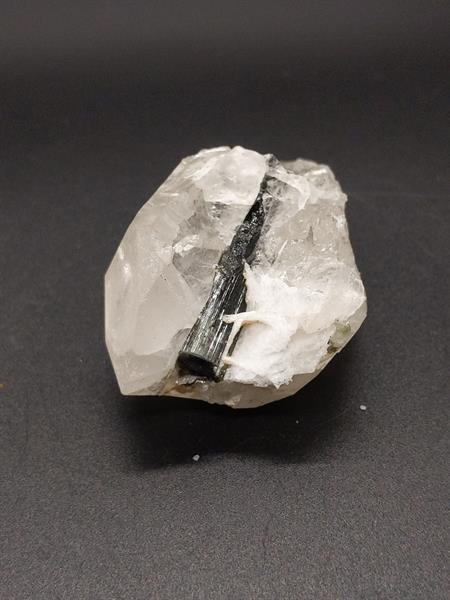 Tourmaline var. Dravite / Quartz